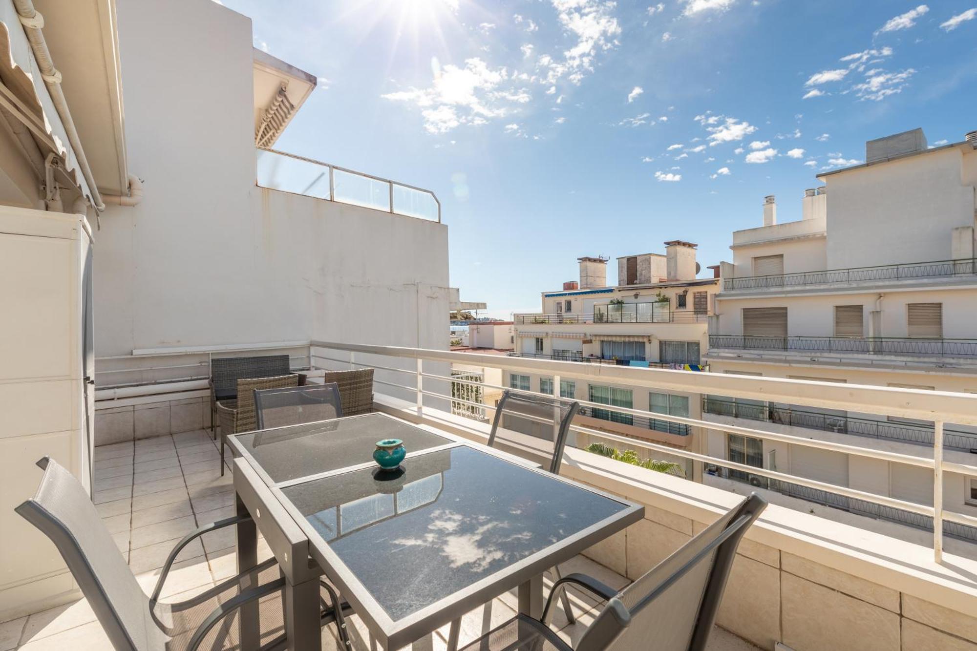Juan Les Pins Entre Ciel Et , Dernier Etage Avec Terrasse * Antibes